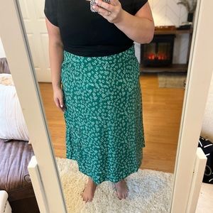 Green MIDI Skirt with Slit
